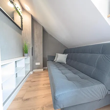 Szafranski Saneczkowa 公寓 *